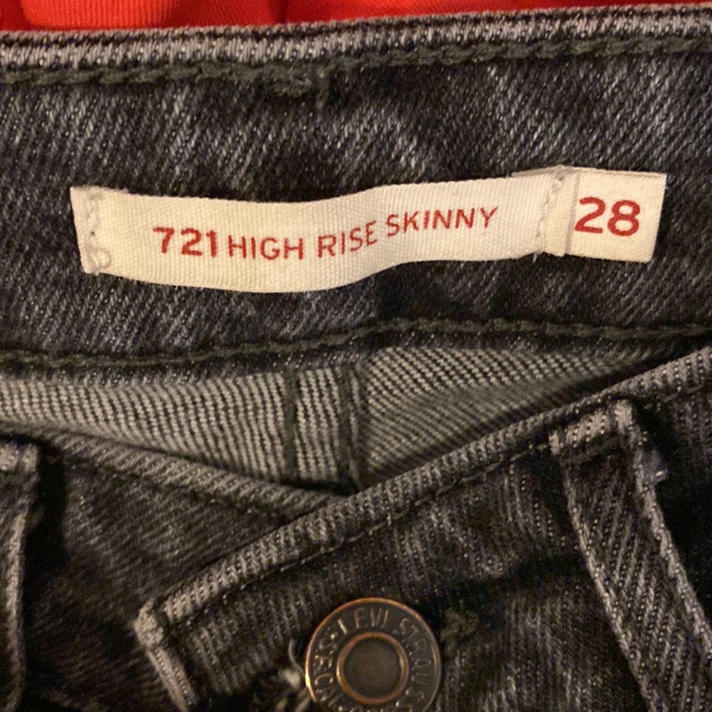 Levi High Rise Skinny - Picture 6 of 6
